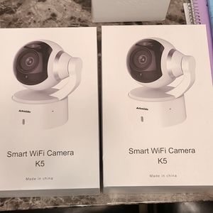 Set of Arkmiido smart wifi cameras